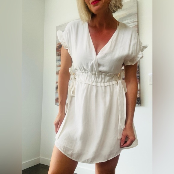 Zara Dresses & Skirts - ZARA White Ruffle Sleeve Garden Dress